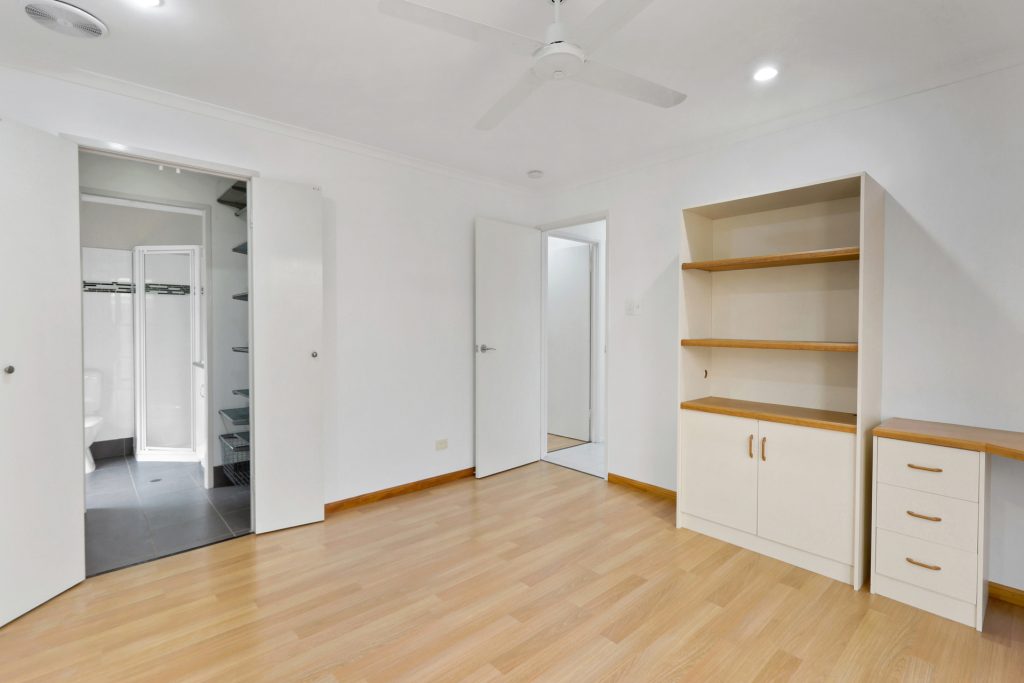 24 Cambridge Avenue, Andergrove, QLD 4740 AUS