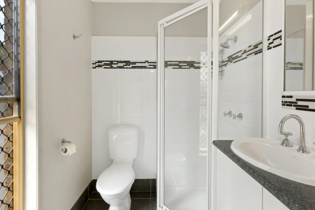 24 Cambridge Avenue, Andergrove, QLD 4740 AUS