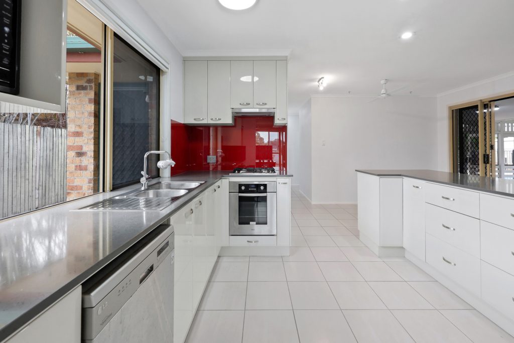 24 Cambridge Avenue, Andergrove, QLD 4740 AUS