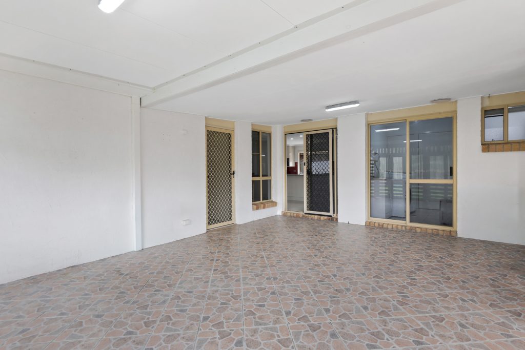 24 Cambridge Avenue, Andergrove, QLD 4740 AUS