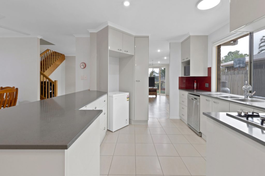 24 Cambridge Avenue, Andergrove, QLD 4740 AUS