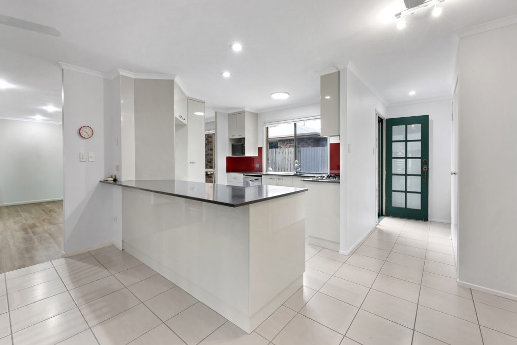 24 Cambridge Avenue, Andergrove, QLD 4740 AUS