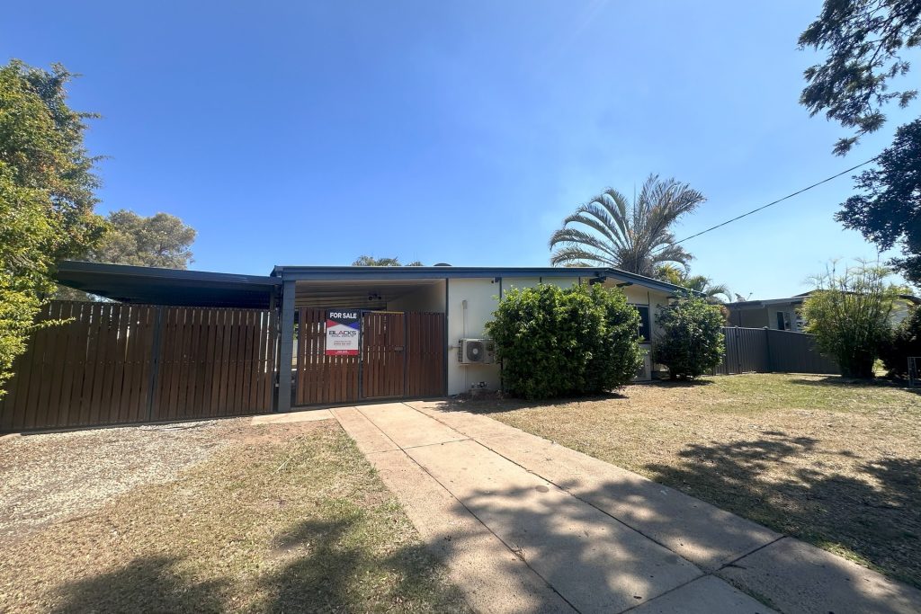 38 Middle Crescent, Dysart, QLD 4745 AUS