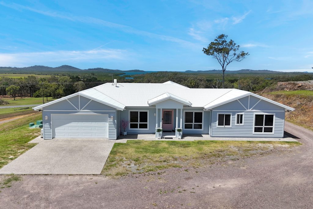 174 Moonlight Drive, Sarina, QLD 4737 AUS