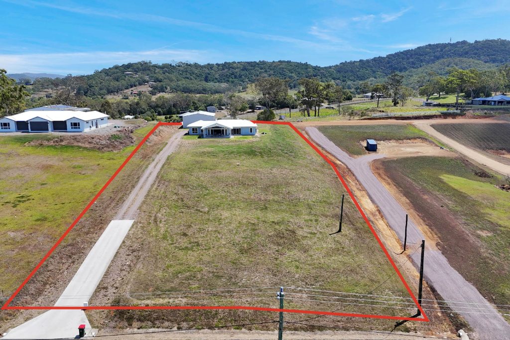 174 Moonlight Drive, Sarina, QLD 4737 AUS