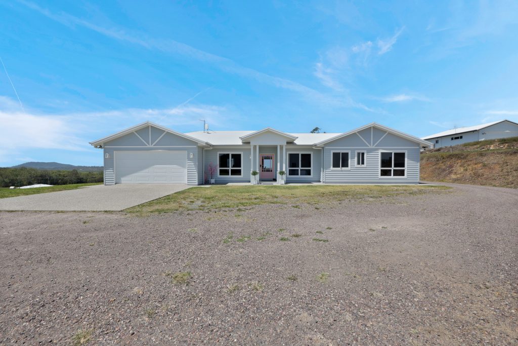 174 Moonlight Drive, Sarina, QLD 4737 AUS