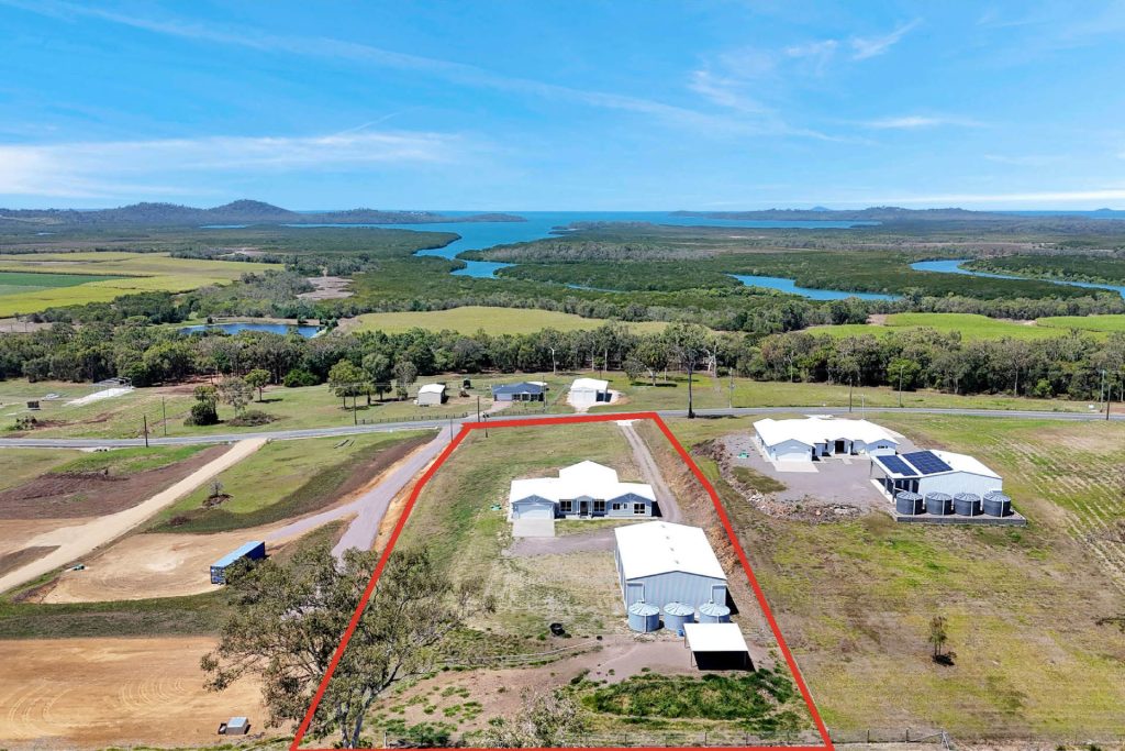 174 Moonlight Drive, Sarina, QLD 4737 AUS