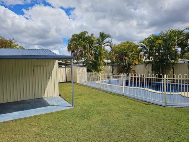 24 Middle Crescent, Dysart, QLD 4745 AUS