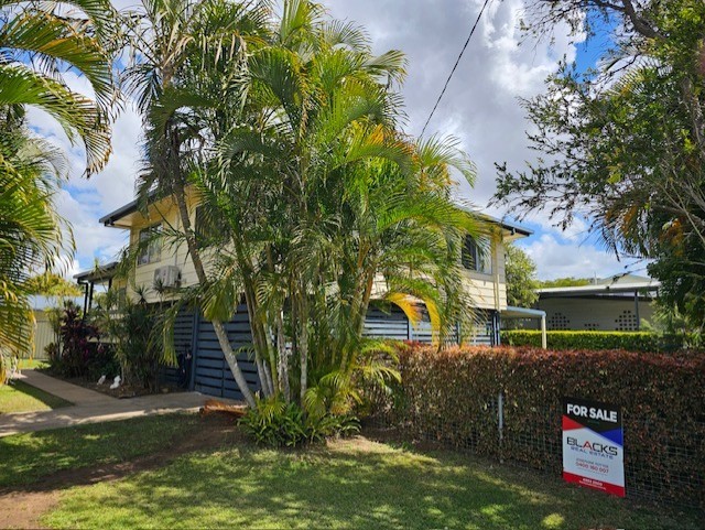 24 Middle Crescent, Dysart, QLD 4745 AUS