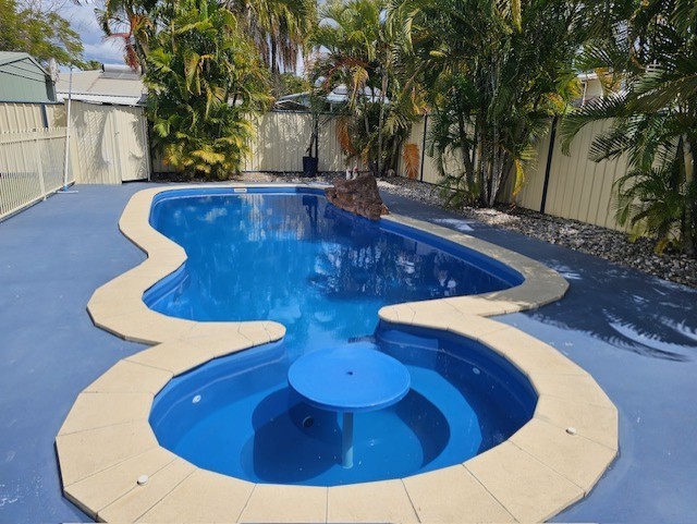 24 Middle Crescent, Dysart, QLD 4745 AUS