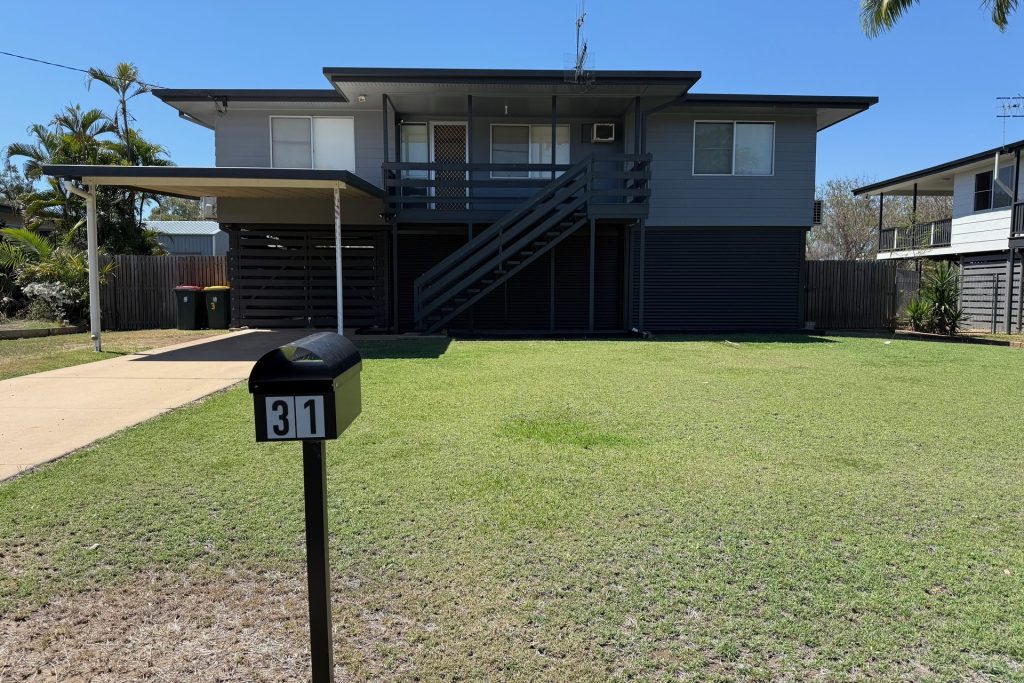 31 Donovan Crescent, Dysart, QLD 4745 AUS