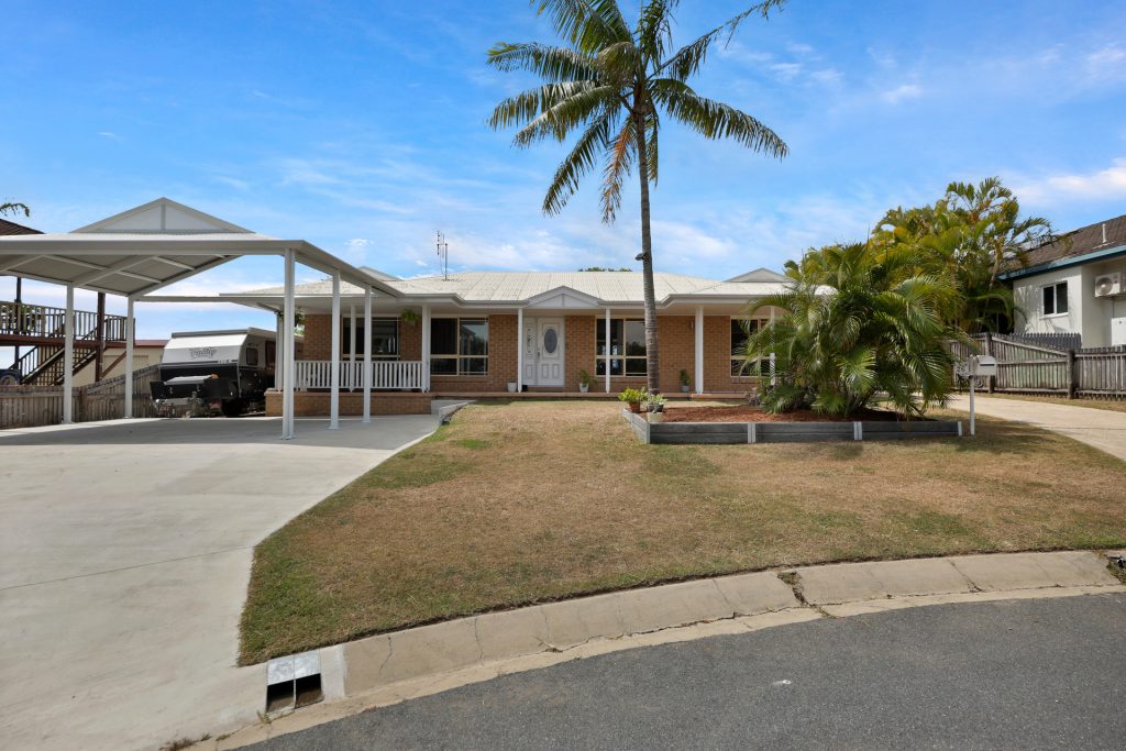 26 Dumfries Court, Beaconsfield, QLD 4740 AUS