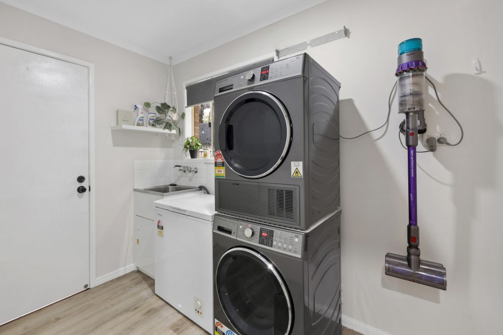 26 Dumfries Court, Beaconsfield, QLD 4740 AUS