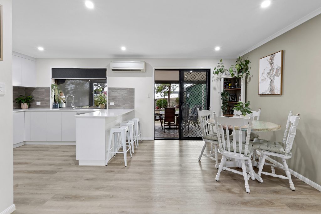 26 Dumfries Court, Beaconsfield, QLD 4740 AUS