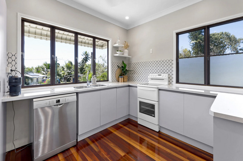 8 Armitage Drive, Eimeo, QLD 4740 AUS