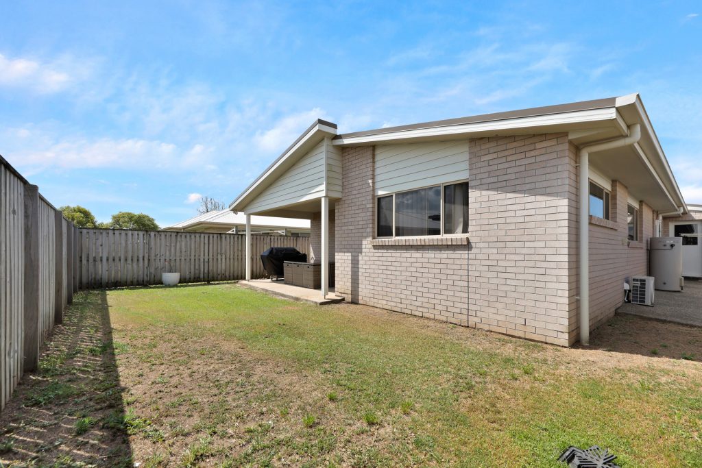 18 Knot Court, Bucasia, QLD 4750 AUS
