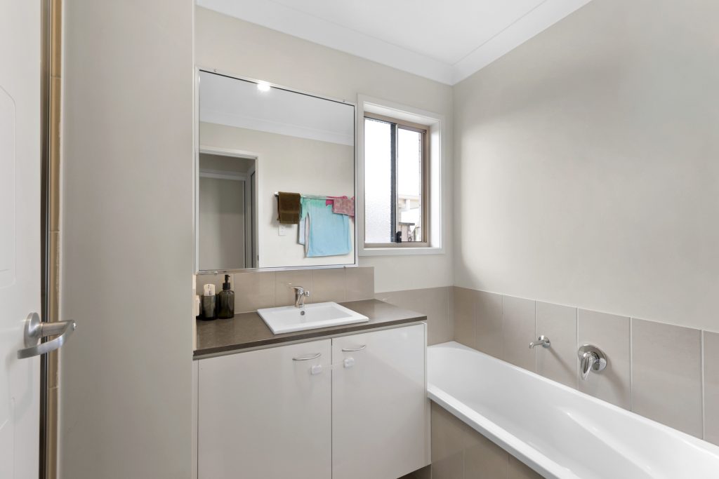 18 Knot Court, Bucasia, QLD 4750 AUS