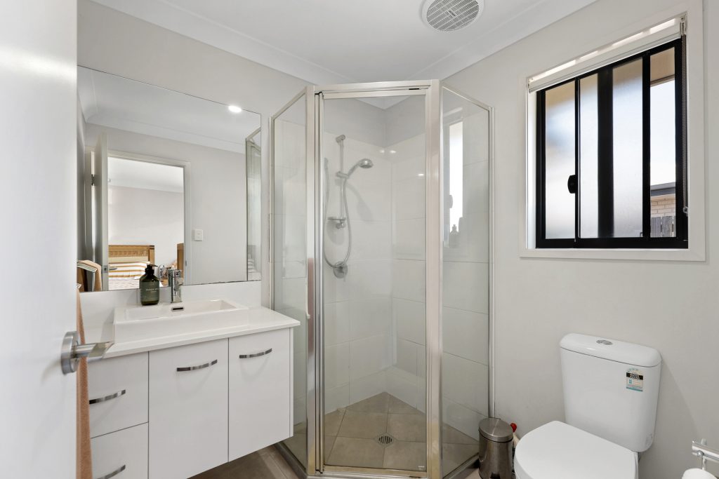 44 Thorn Avenue, Rural View, QLD 4740 AUS