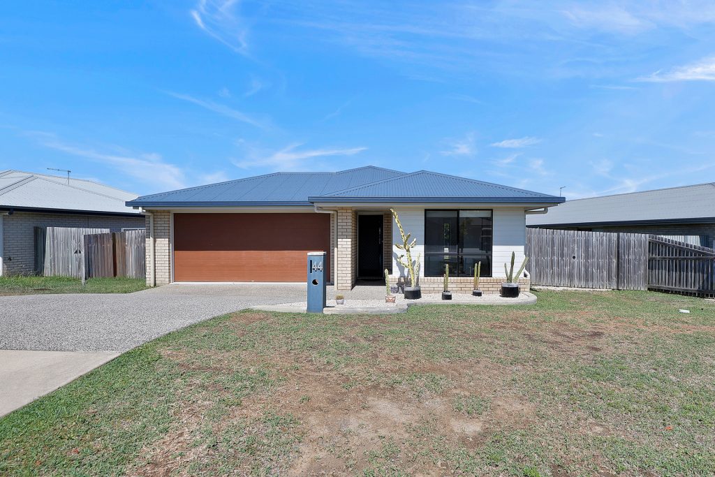 44 Thorn Avenue, Rural View, QLD 4740 AUS