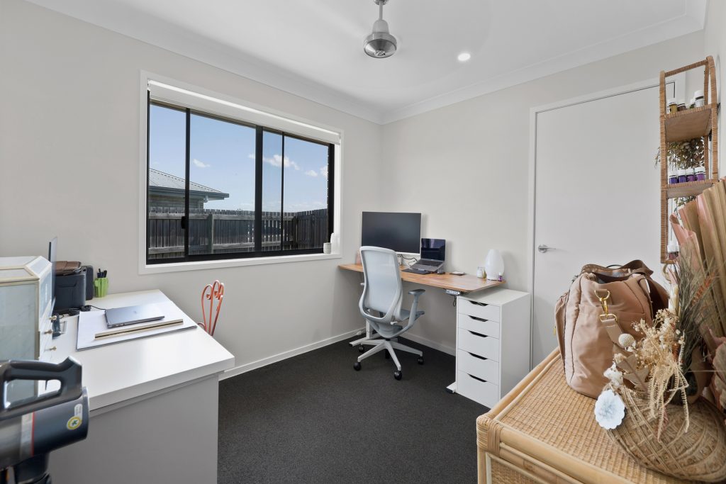 44 Thorn Avenue, Rural View, QLD 4740 AUS