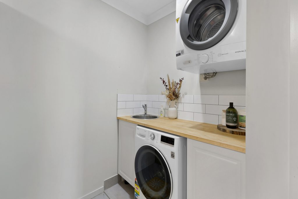 44 Thorn Avenue, Rural View, QLD 4740 AUS