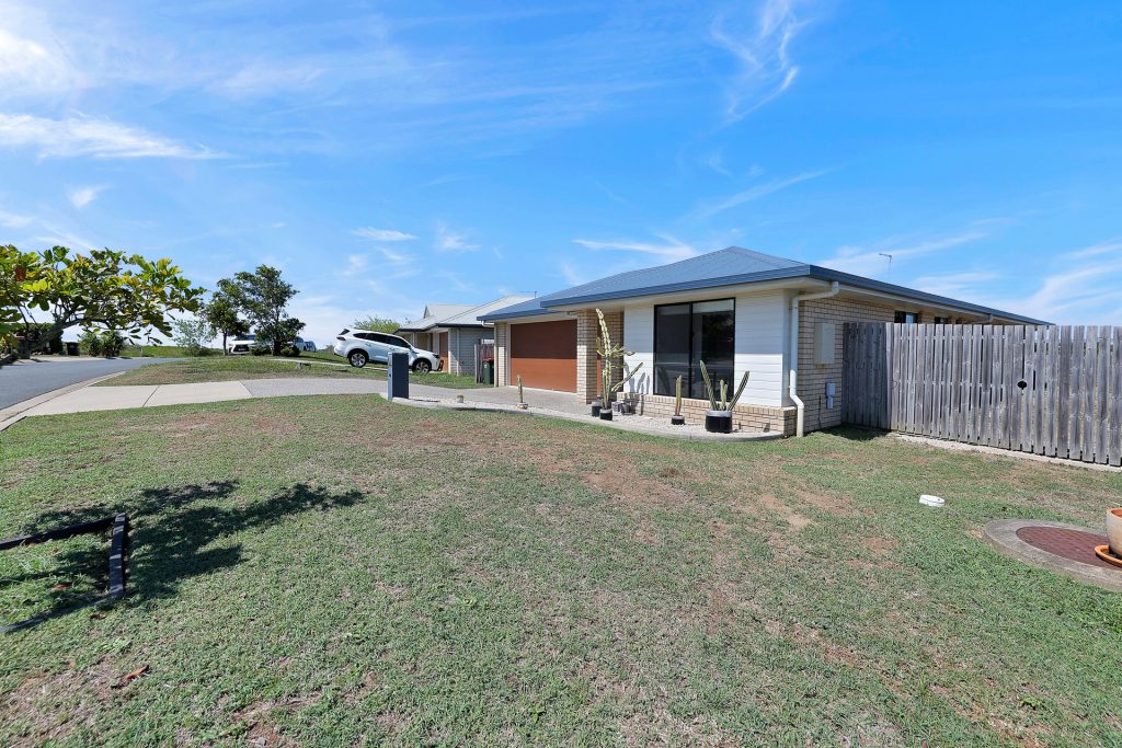 44 Thorn Avenue, Rural View, QLD 4740 AUS