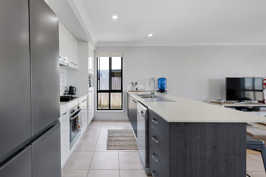 44 Thorn Avenue, Rural View, QLD 4740 AUS