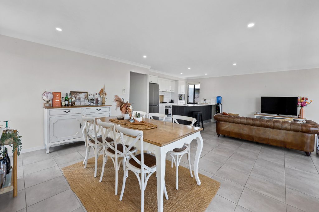 44 Thorn Avenue, Rural View, QLD 4740 AUS