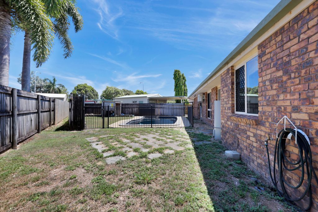 15 Charles Court, Andergrove, QLD 4740 AUS