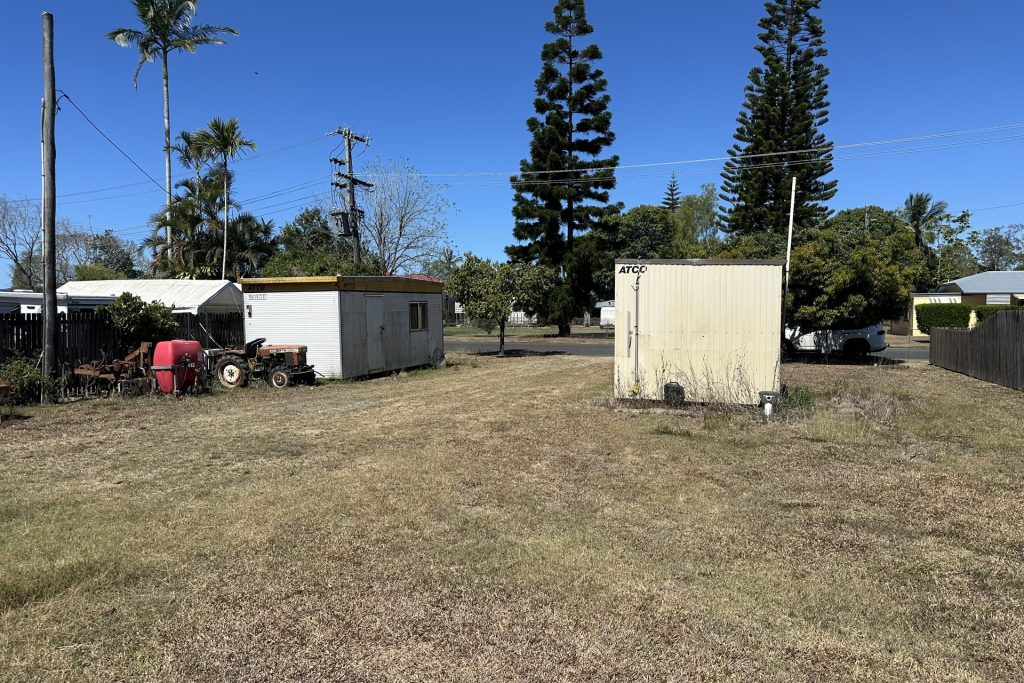 2 Barbara Street, Mirani, QLD 4754 AUS