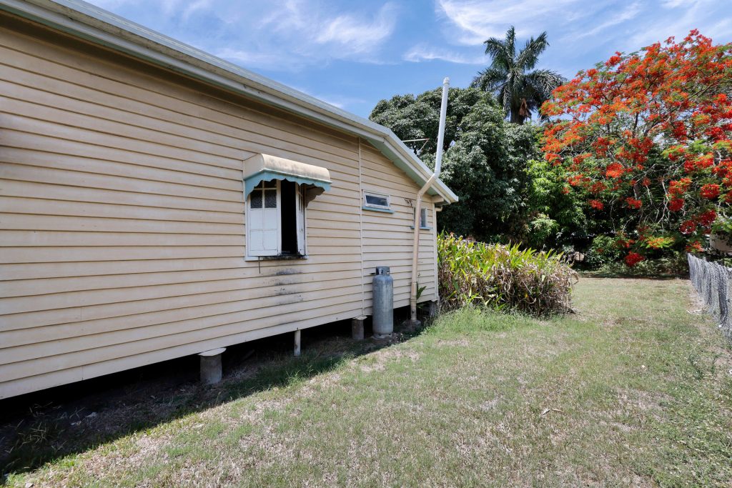 369 & 371 Bridge Road, West Mackay, QLD 4740 AUS