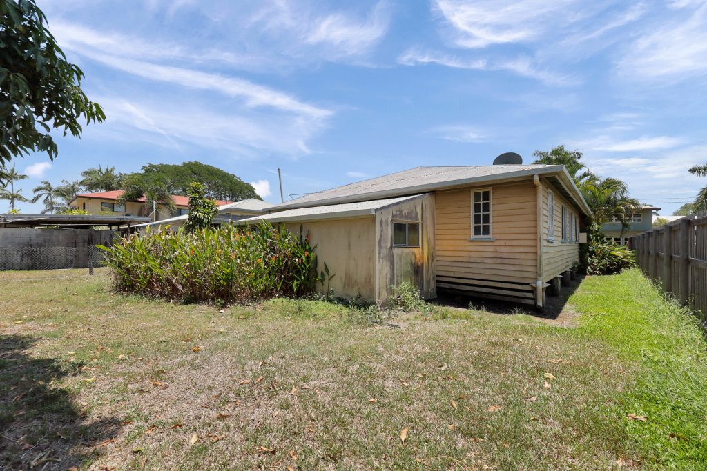 369 & 371 Bridge Road, West Mackay, QLD 4740 AUS