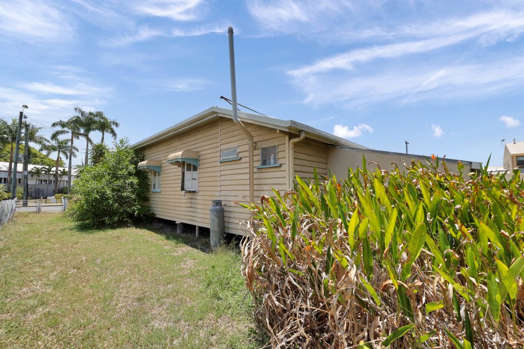 369 & 371 Bridge Road, West Mackay, QLD 4740 AUS