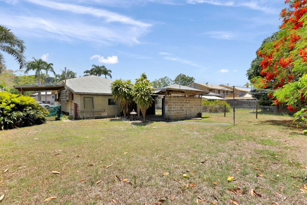 369 & 371 Bridge Road, West Mackay, QLD 4740 AUS