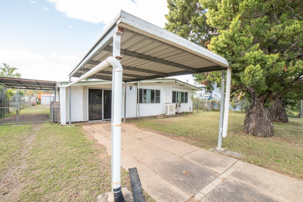 11 Middle Crescent, Dysart, QLD 4745 AUS