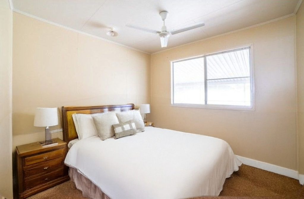 11 Middle Crescent, Dysart, QLD 4745 AUS