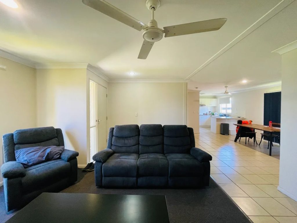 21D Beresford Crescent, Dysart, QLD 4745 AUS