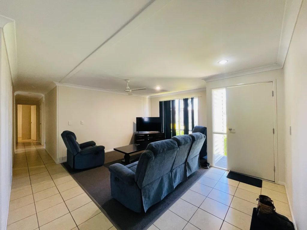 21D Beresford Crescent, Dysart, QLD 4745 AUS