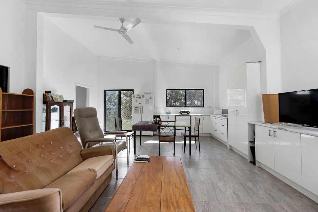 37 Oakenden-Sarina Road, Oakenden, QLD 4741 AUS