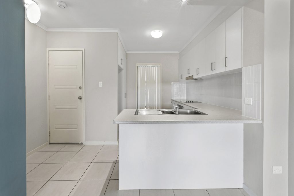24/7 Bilgola Place, Blacks Beach, QLD 4740 AUS