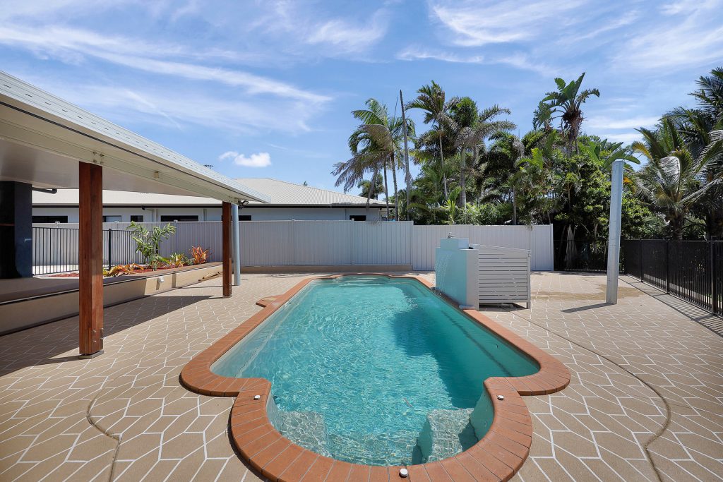 27 Peninsula Drive, Hay Point, QLD 4740 AUS