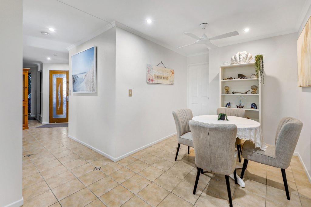 27 Peninsula Drive, Hay Point, QLD 4740 AUS